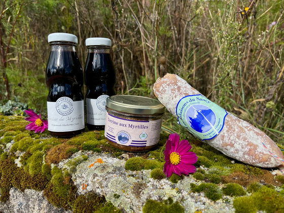 Coffret Apéro: 1 saucisson myrtilles 250g, 1 terrine myrtilles 190g et 2 petits nectars myrtilles de 20 cL