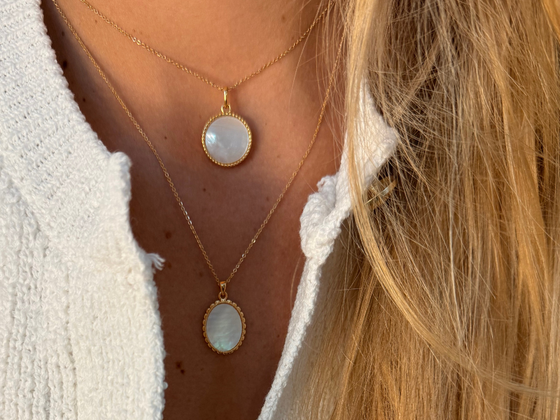COLLIER AJUSTABLE - MÉDAILLE NACRE