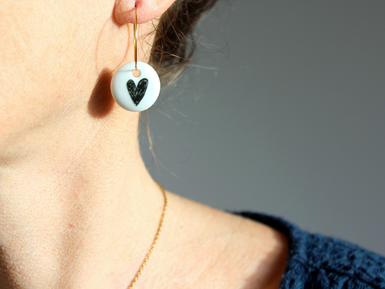 Boucles d'oreilles en porcelaine motif coeur