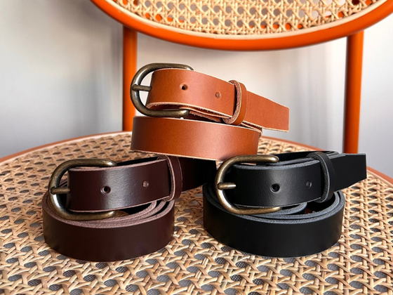 Ceinture en cuir au tannage végétal et boucle en laiton massif finition laiton vieilli