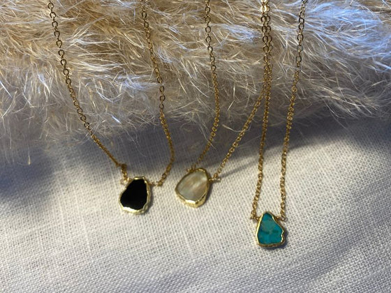 Collier Découvre ton Intuition - doré à l'or fin 24 carats et pierre naturelle