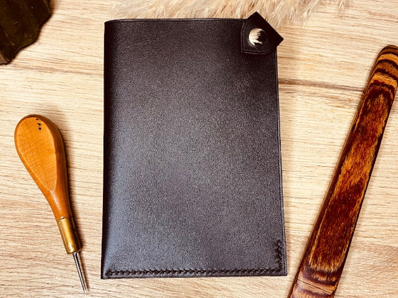 Porte passport en cuir