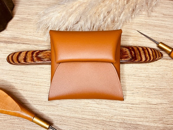 1 PORTE MONNAIE en CUIR