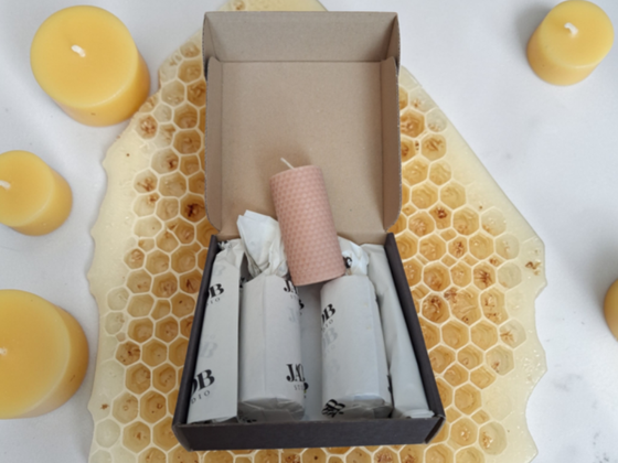Coffret 2 grosses bougies alvéolées en cire d'abeille + 1 bougie pot alu 90g Cire d'abeille