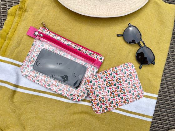Trousse tactile smartphone et porte carte assortis