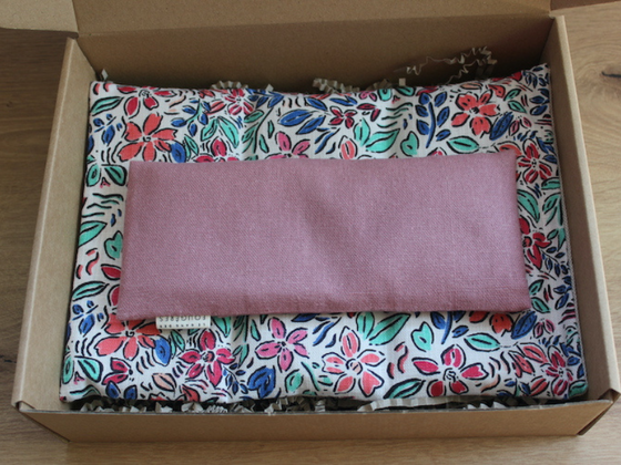 Coffret 1 bouillotte sèche et un coussin de relaxation pour les yeux