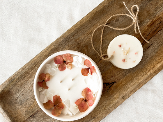 Bougie fleurie & médaillon parfumé