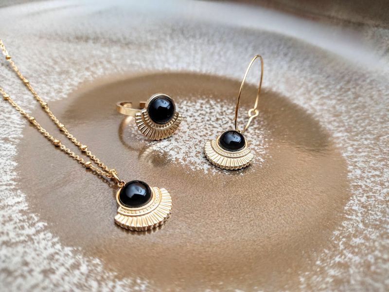 Parure collier, boucles d'oreilles et bague
