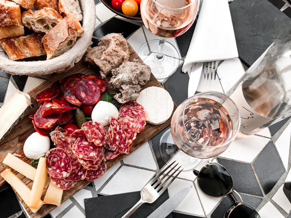 Comment présenter du saucisson à l’apéro ? 6 idées faciles