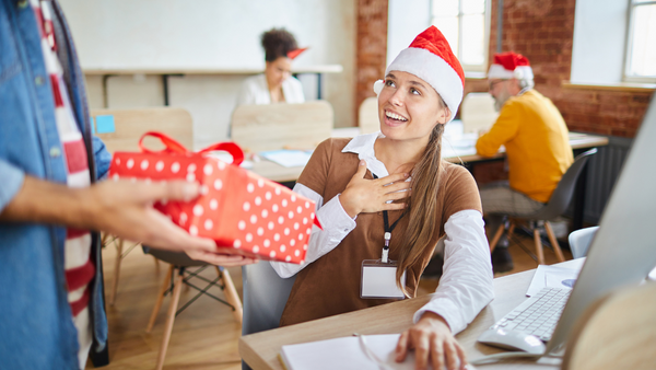 Cadeau salariés : nos idées pour des cadeaux réussis