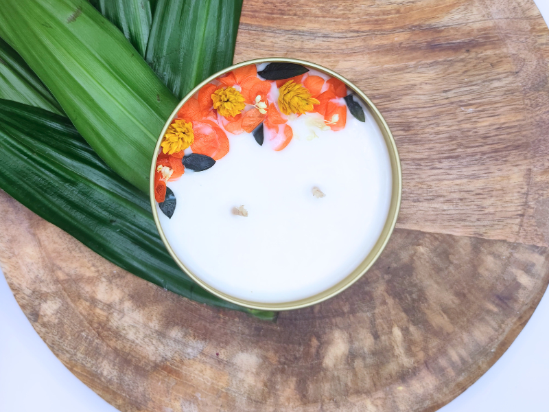 1 Bougie fleurie 3 bougies gourmandes et 8 fondants fleuries