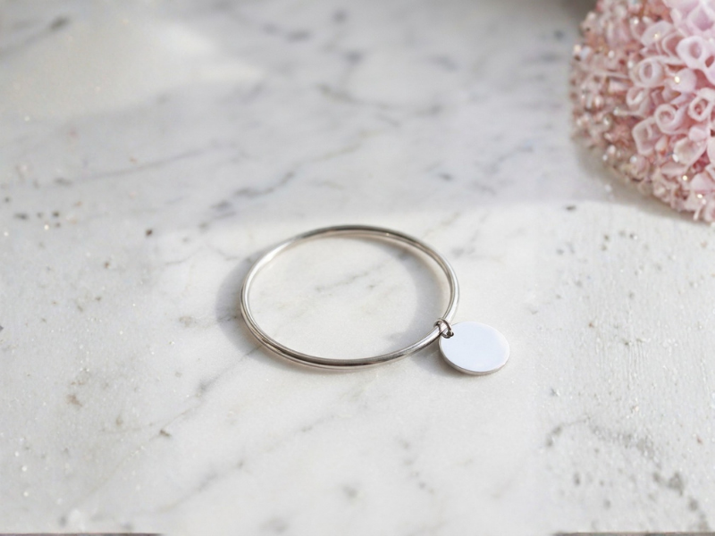 Coffret de 1 bague et 1 jonc à pampille argentés