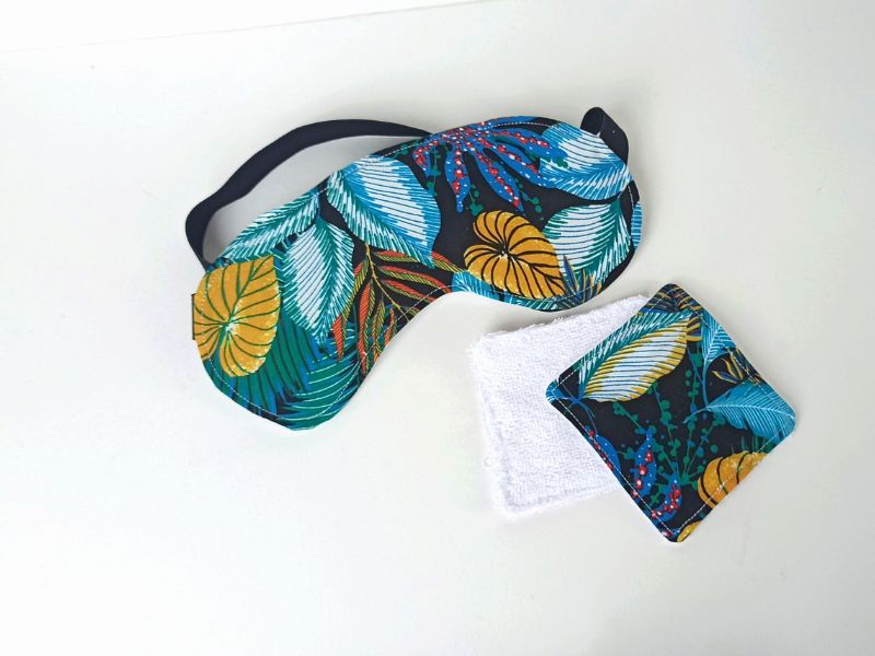 Coffret beauté : Serviette turban pour cheveux, masque de nuit et lingettes