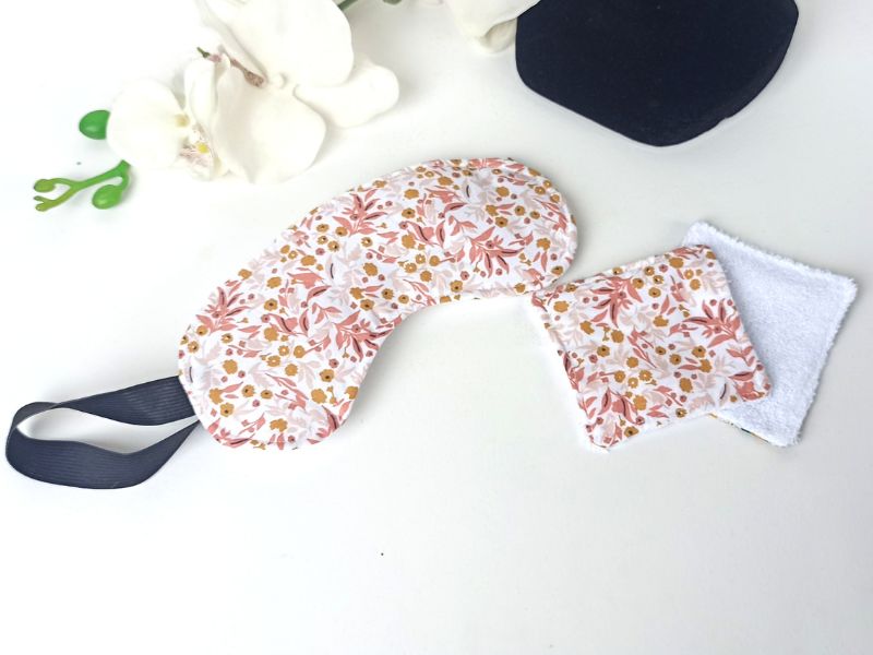 Coffret beauté : Serviette turban pour cheveux, masque de nuit et lingettes