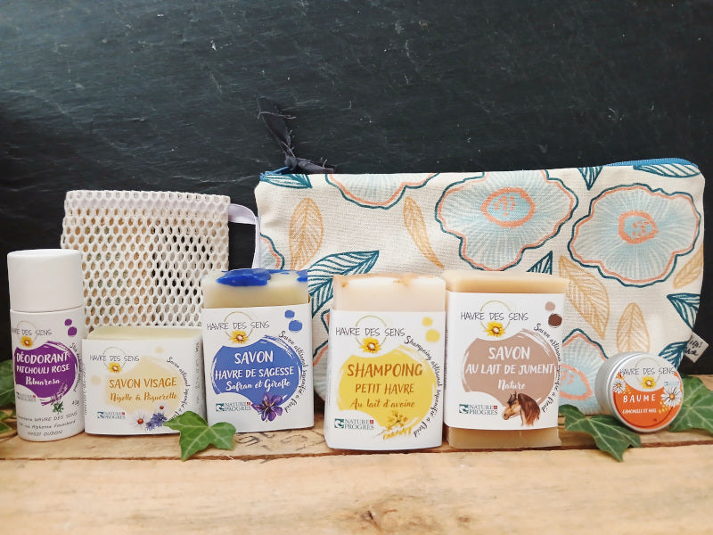 Coffret baume, savons, shampoing, déo, moussette et trousse