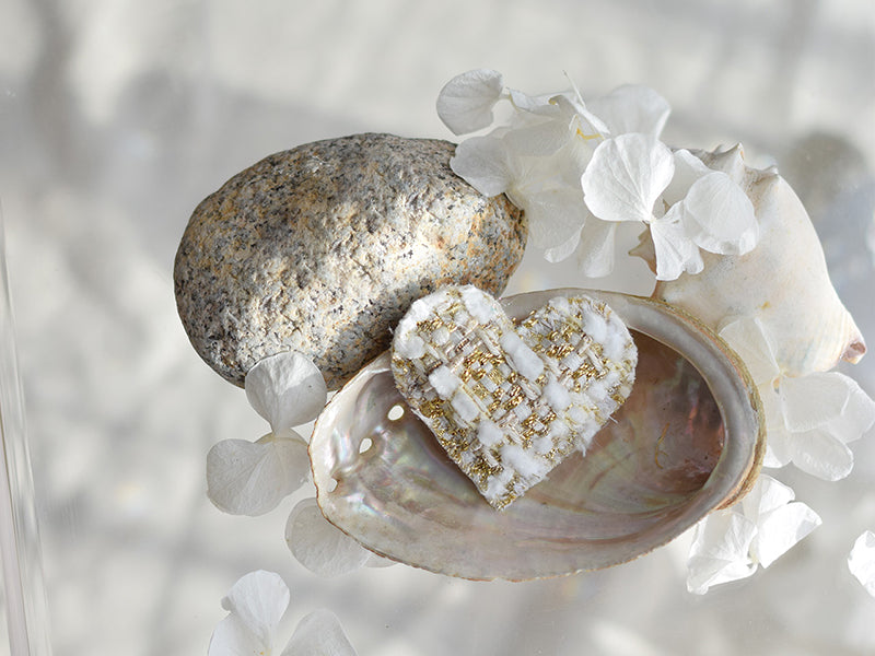 Pochette et broche coeur