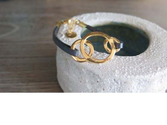 Bracelet ajustable sur cuir