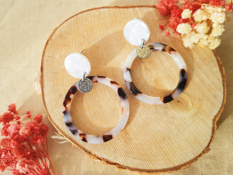 Boucles d'oreilles rondes en résine