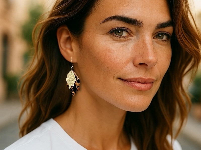 Boucles d'oreilles dorées en cuir Leo