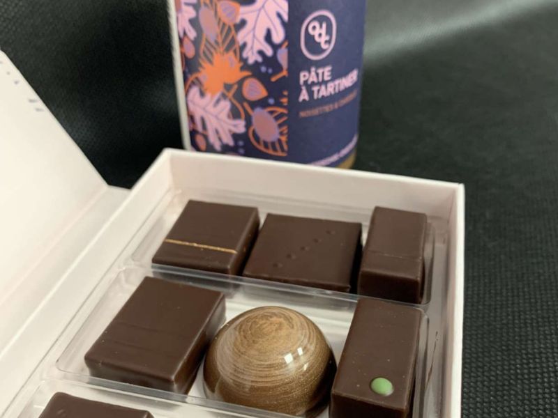 COFFRET DE 9 CHOCOLATS & PÂTE A TARTINER NOISETTES / CHOCOLAT