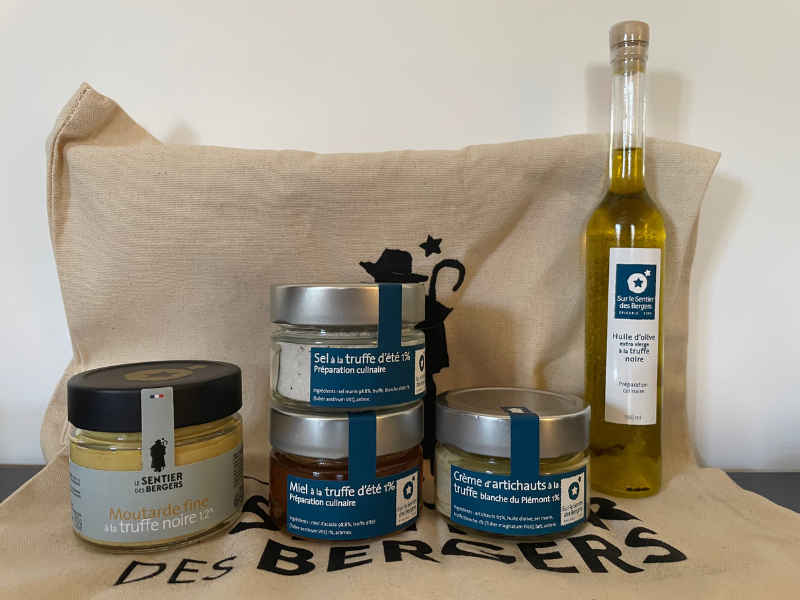 Coffret d'exception à la truffe: sel, miel, moutarde, huile d'olive, crème d'artichauts à la truffe