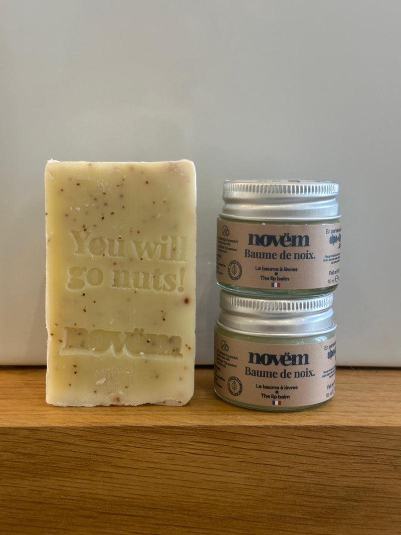 Coffret artisanal composé d'un savon exfoliant 100g et de 2 baumes à lèvres 15ml