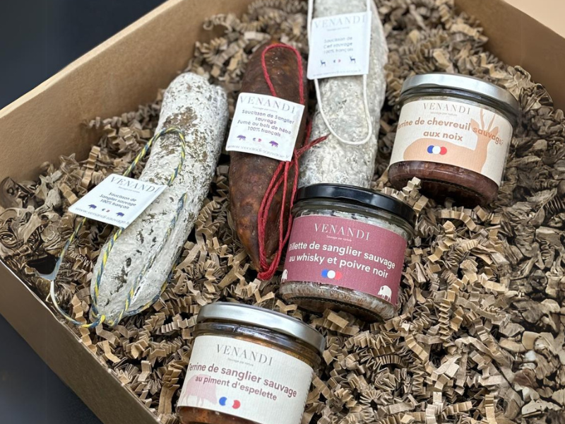 Coffret festif : 2 terrines et 1 rillette de gibier et 3 saucissons de gibier