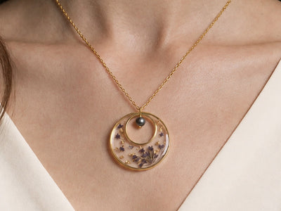 Collier Fleurs séchées et pierre naturelle