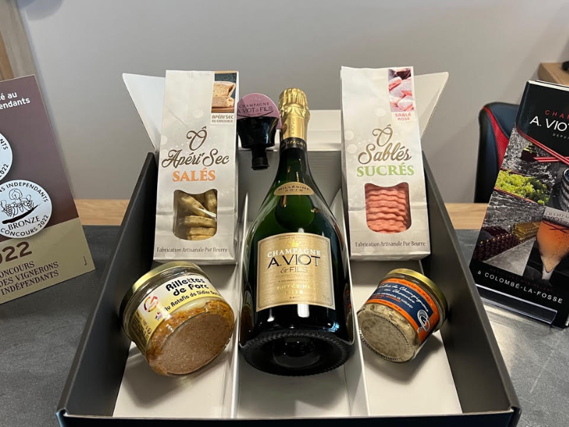 Coffret Champagne Gourmand : Champagne, Biscuits Rose et Rillettes