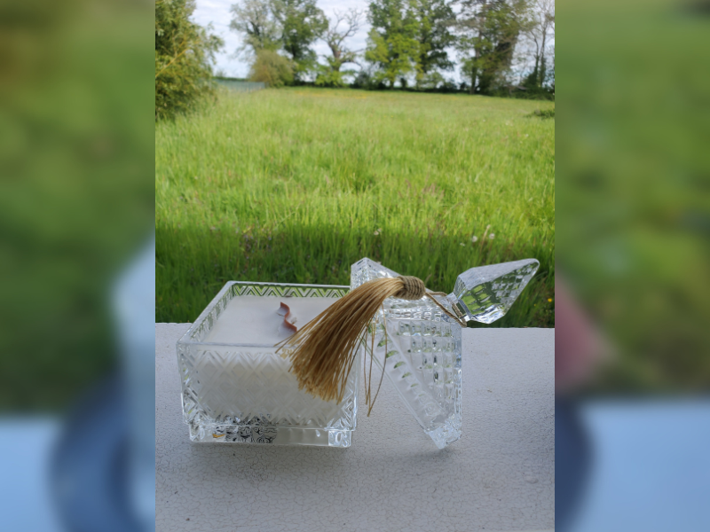 Bougie dans bonbonnière en verre