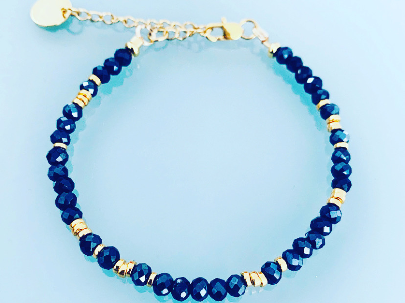 1 Bracelet en perles bleu nuit