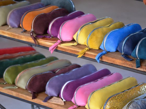 Une trousse en cuir