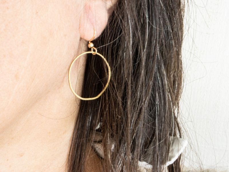 Boucles oreilles cercle irrégulier texturé