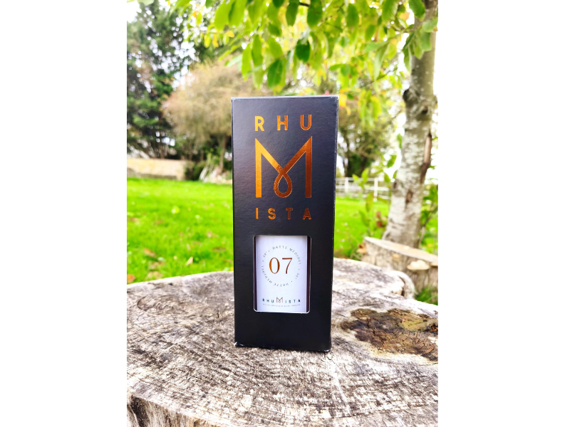 Rhum vieilli en fût de chêne avec de la datte Medjoul