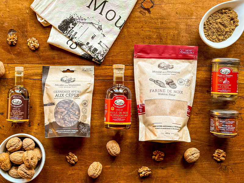 Coffret Périgord : Huile, Farine et Gourmandises à la Noix