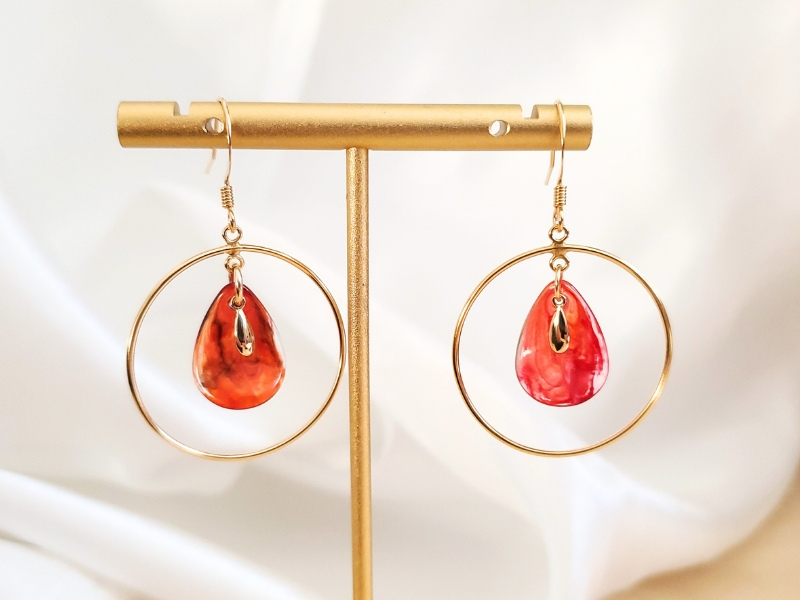 Boucles d'oreilles pétales rouges