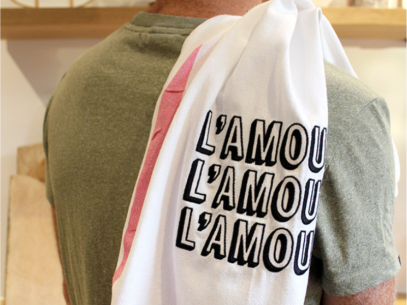 Torchon de cuisine brodé L'amour