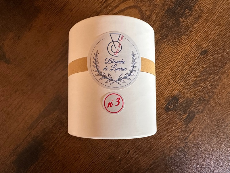 DEUX BOUGIES BLANCHE DE LAURAC, UN BRULE-PARFUM & 1 Boite 5 LINGOTS DECOUVERTE