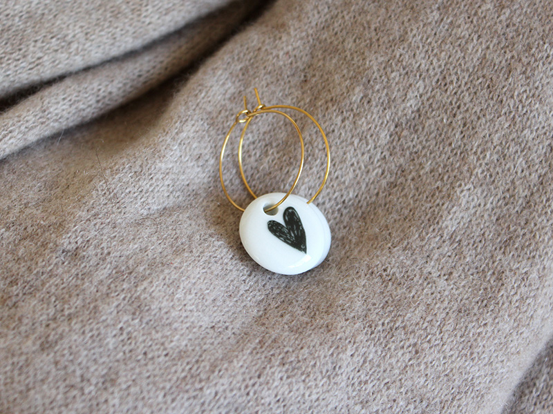 Boucles d'oreilles en porcelaine motif coeur