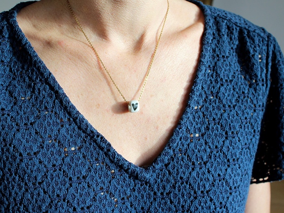 Collier perle en porcelaine