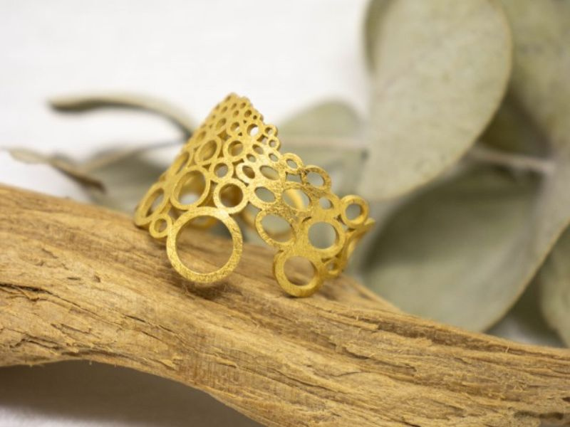 Bague trouée réglable