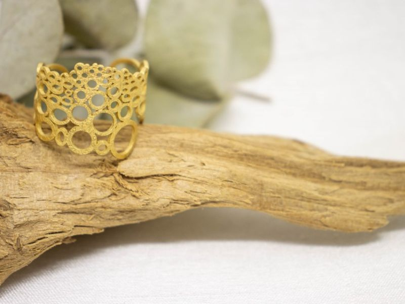 Bague trouée réglable