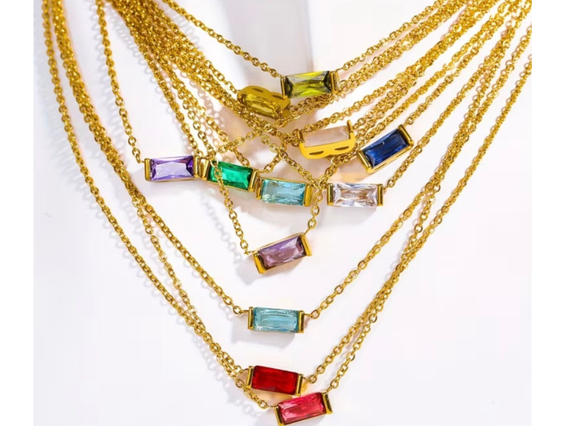 COLLIER MINIMALISTE + PENDENTIF EN ZIRCONIUM COLORÉ