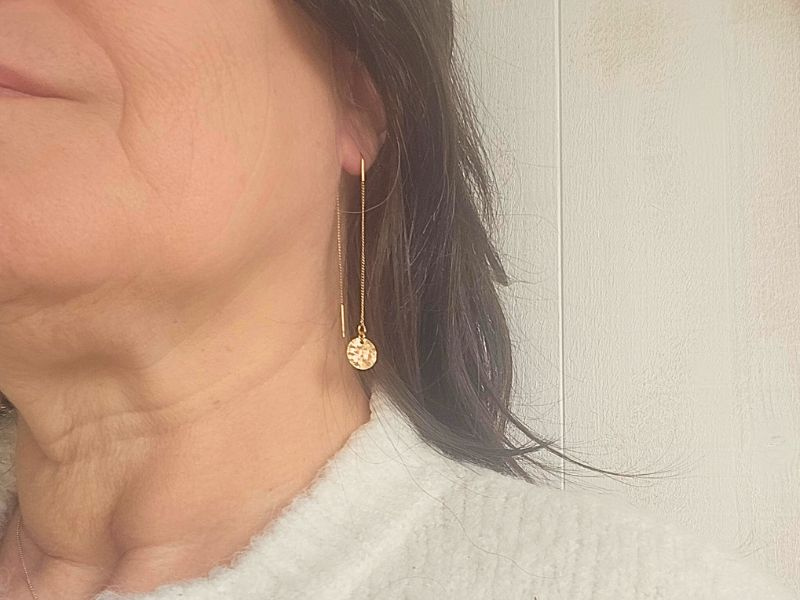 Boucles oreilles longues 2 chaines U et disque texturé