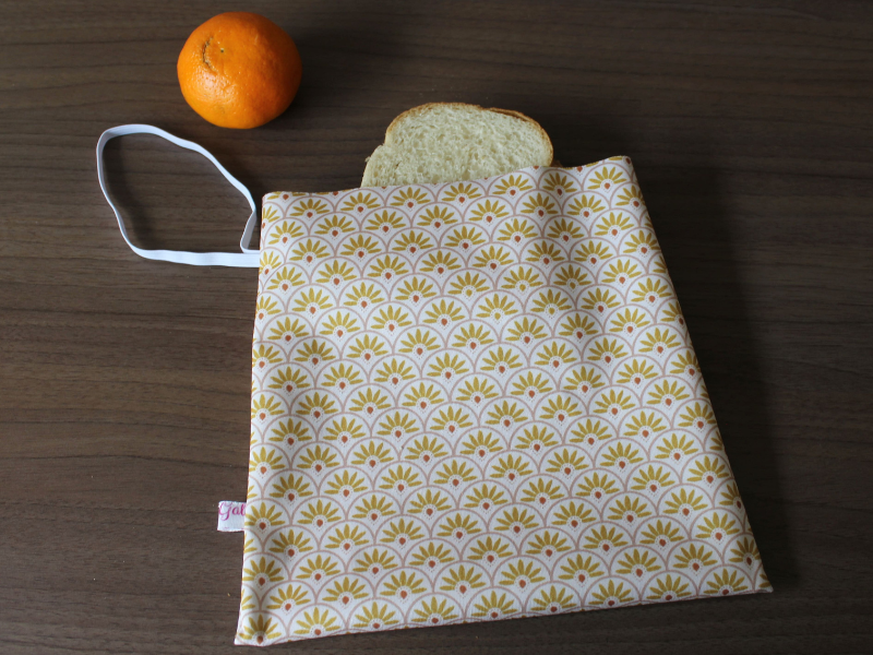 3 sachets sandwichs et 1 sachet de thé