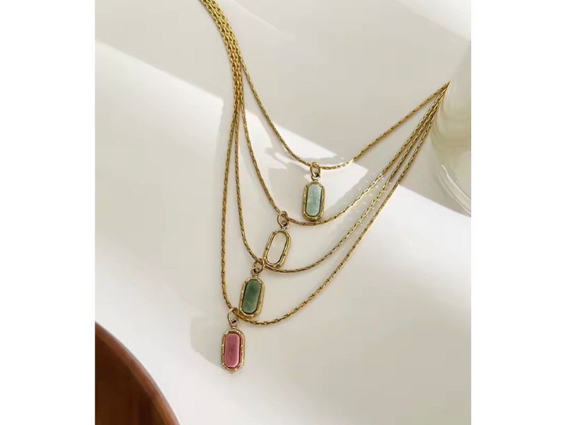 Pendentif macramé simple orné d'une pierre naturelle : collier-et Pendentif macramé simple orné d'une pierre naturelle : collier-et