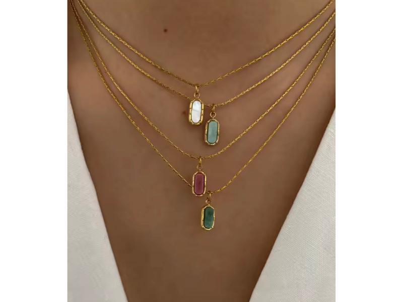 Collier fin + pendentif en pierre naturelle