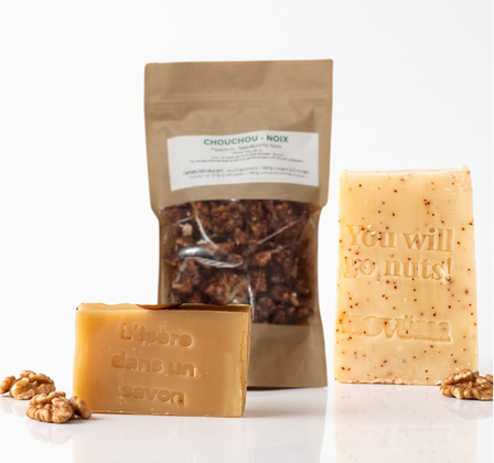 Coffret de 2 savons 100g et un sachet de chouchou de noix