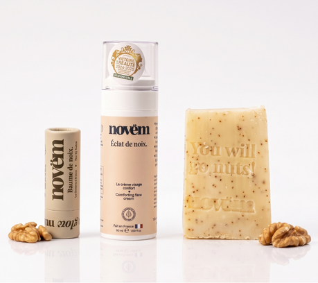 Sélection d'1 crème visage hydratante, d'1 stick à lèvres et d'1 savon exfoliant pour le corps