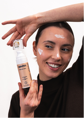 Sélection d'1 crème visage hydratante, d'1 stick à lèvres et d'1 savon exfoliant pour le corps